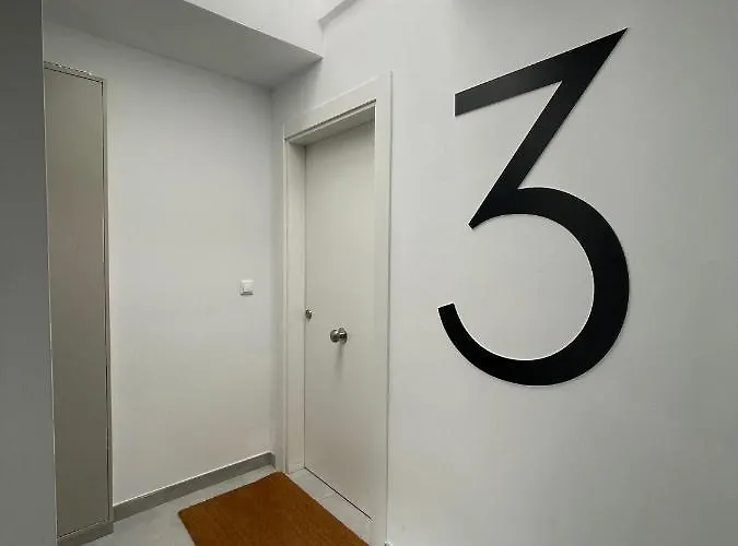 Cisneros Apartment *